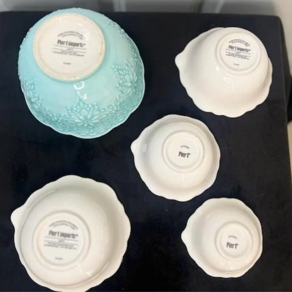 Pier 1 Imports Nesting Measuring Cups/Bowl – Lacy Aqua Blue and White – New